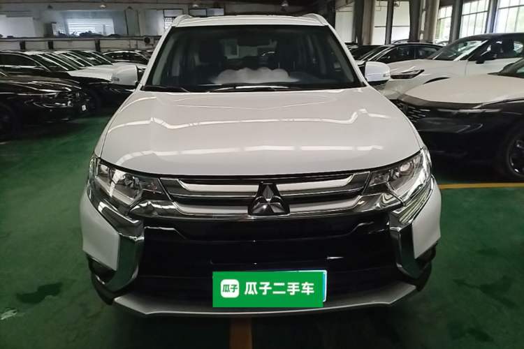 Used Mitsubishi Outlander 2018 2.4L 4x4 Elite Edition 5 Seats Front