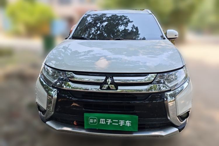 Used Mitsubishi Outlander 2018 2.0L Two-Wheel Drive Glory Edition 5 Seats Front