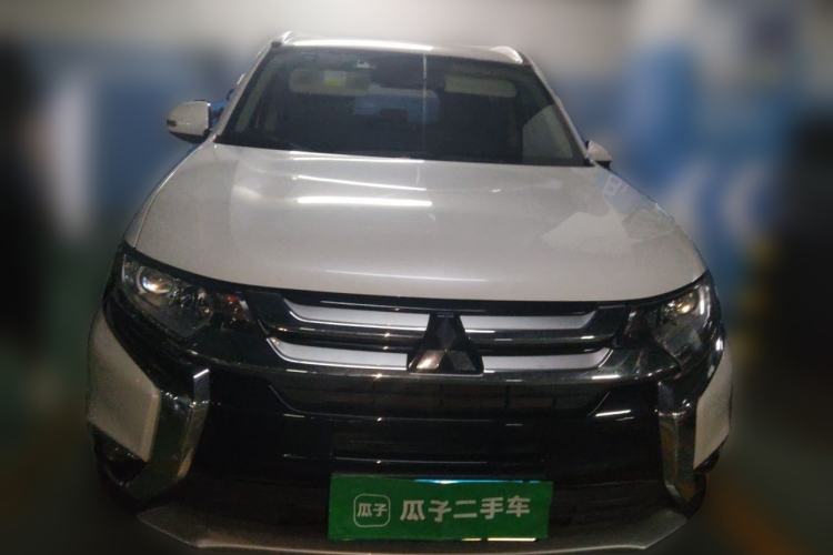 Used Mitsubishi Outlander 2018 2.0L Two-Wheel Drive Glory Edition 5 Seats Front
