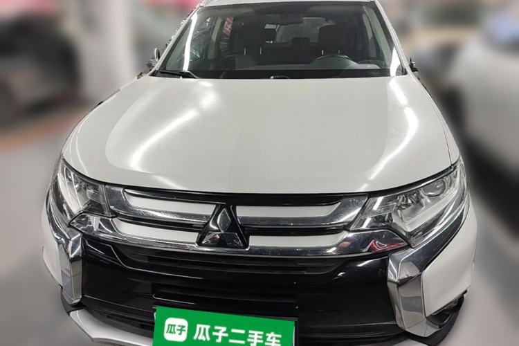 Used Mitsubishi Outlander 2018 2.0L Two-Wheel Drive Glory Edition 5 Seats Front