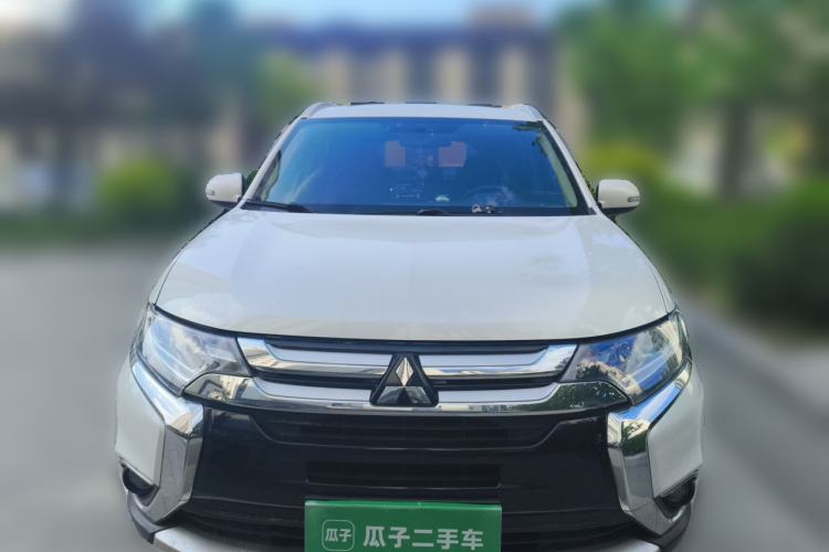 Used Mitsubishi Outlander 2018 2.0L Two-Wheel Drive Glory Edition 5 Seats Front