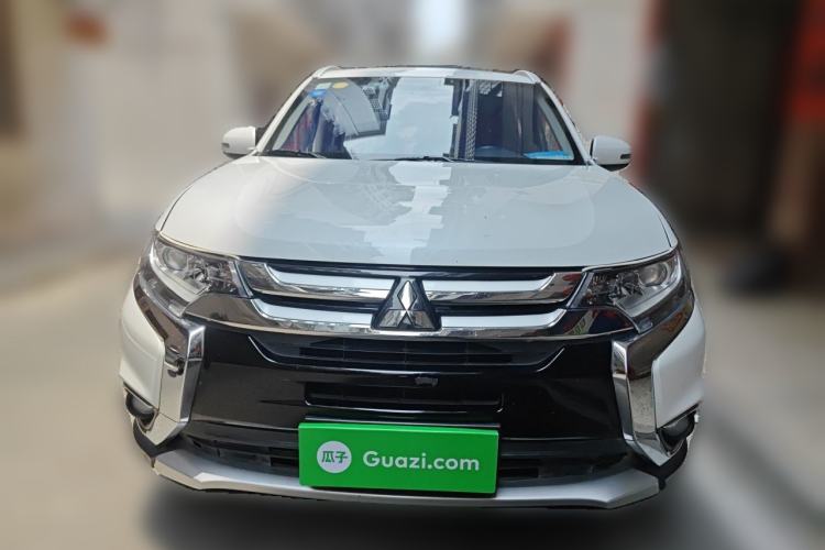 Used Mitsubishi Outlander 2018 2.0L Two-Wheel Drive Glory Edition 5 Seats Front