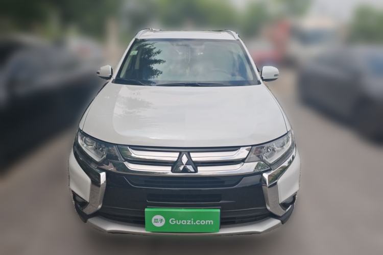 Used Mitsubishi Outlander 2018 2.0L Two-Wheel Drive Glory Edition 5 Seats Front