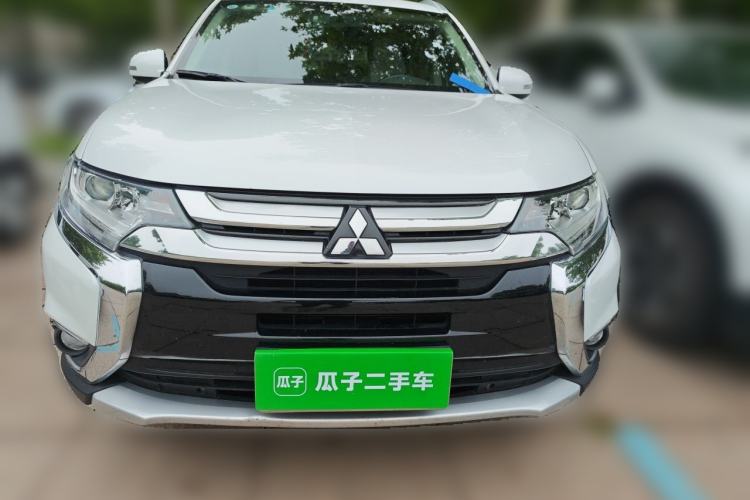 Used Mitsubishi Outlander 2018 2.0L Two-Wheel Drive Glory Edition 5 Seats Front