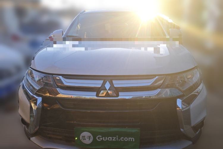 Used Mitsubishi Outlander 2018 2.0L Two-Wheel Drive Glory Edition 5 Seats Front