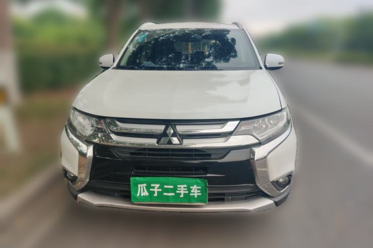 Used Mitsubishi Outlander 2018 2.0L Two-Wheel-Drive Jiale Edition 7-Seater Front
