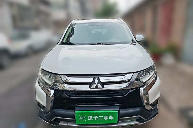 Used Mitsubishi Outlander 2018 2.4L 4x4 Elite Edition 5 Seats Front