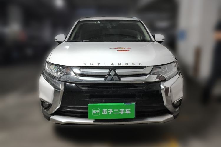 Used Mitsubishi Outlander 2018 2.0L Two-Wheel-Drive Jiale Edition 7-Seater Front