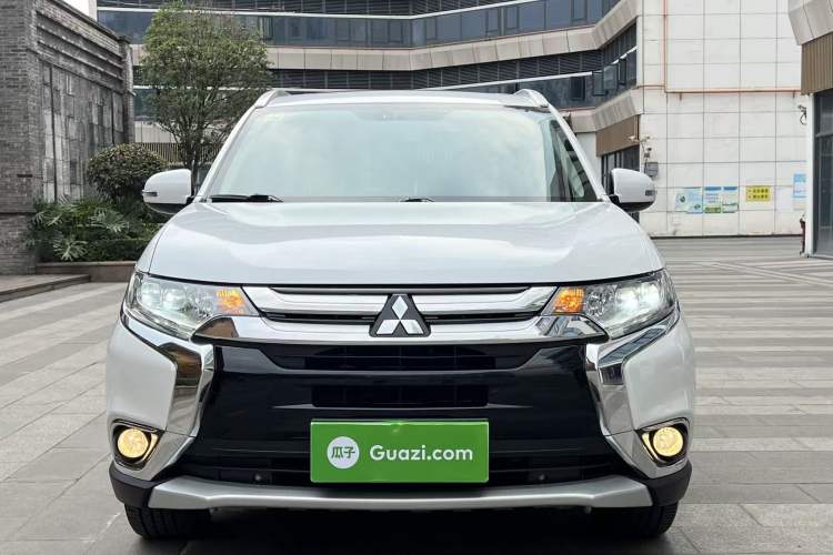 Used Mitsubishi Outlander 2018 2.4L 4x4 Elite Edition 5 Seats Front