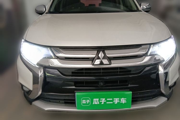 Used Mitsubishi Outlander 2018 2.4L 4x4 Elite Edition 5 Seats Front
