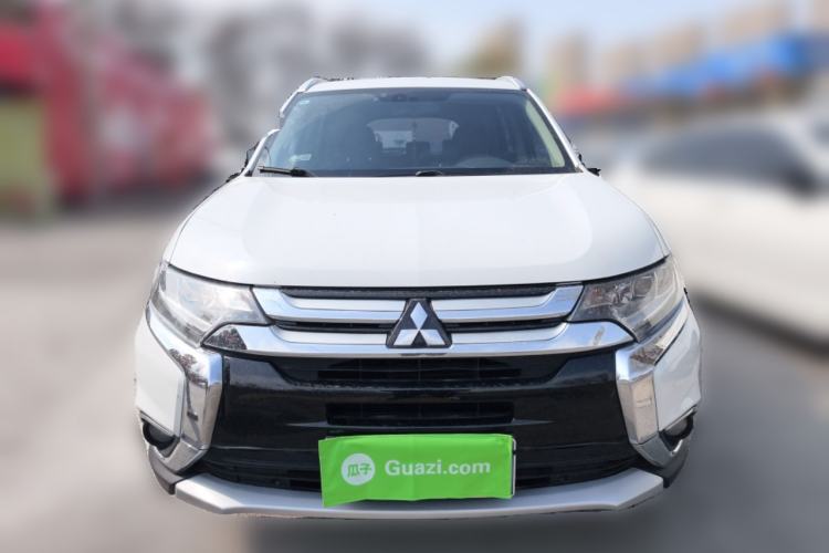 Used Mitsubishi Outlander 2018 2.4L 4x4 Elite Edition 5 Seats Front