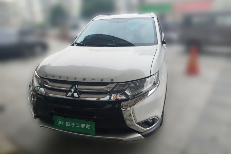 Used Mitsubishi Outlander 2018 2.0L Two-Wheel Drive Glory Edition 5 Seats Front