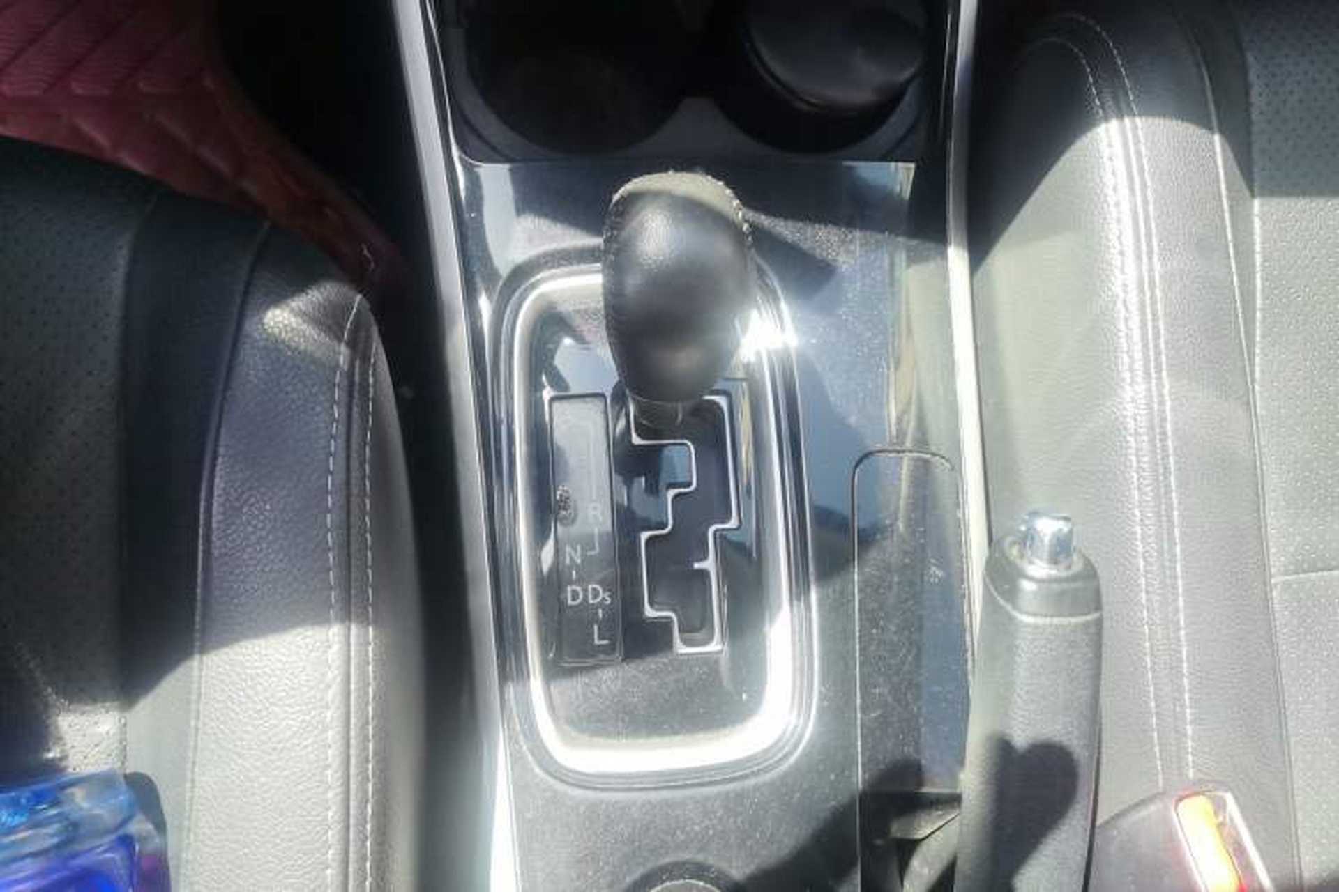 Used Mitsubishi Outlander 2018 2.0L Two-Wheel-Drive Jiale Edition 7-Seater Gear Lever