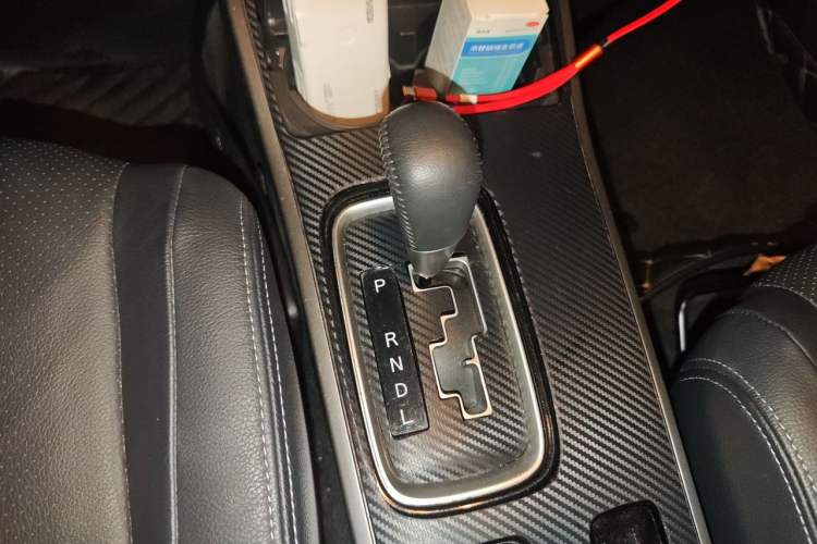 Used Mitsubishi Outlander 2018 2.4L 4x4 Elite Edition 5 Seats Gear Lever