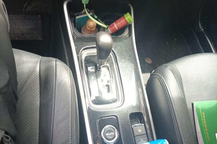 Used Mitsubishi Outlander 2018 2.4L 4x4 Elite Edition 5 Seats Gear Lever