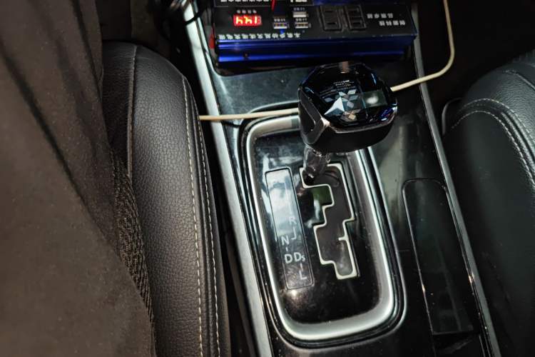 Used Mitsubishi Outlander 2018 2.0L Two-Wheel Drive Glory Edition 5 Seats Gear Lever