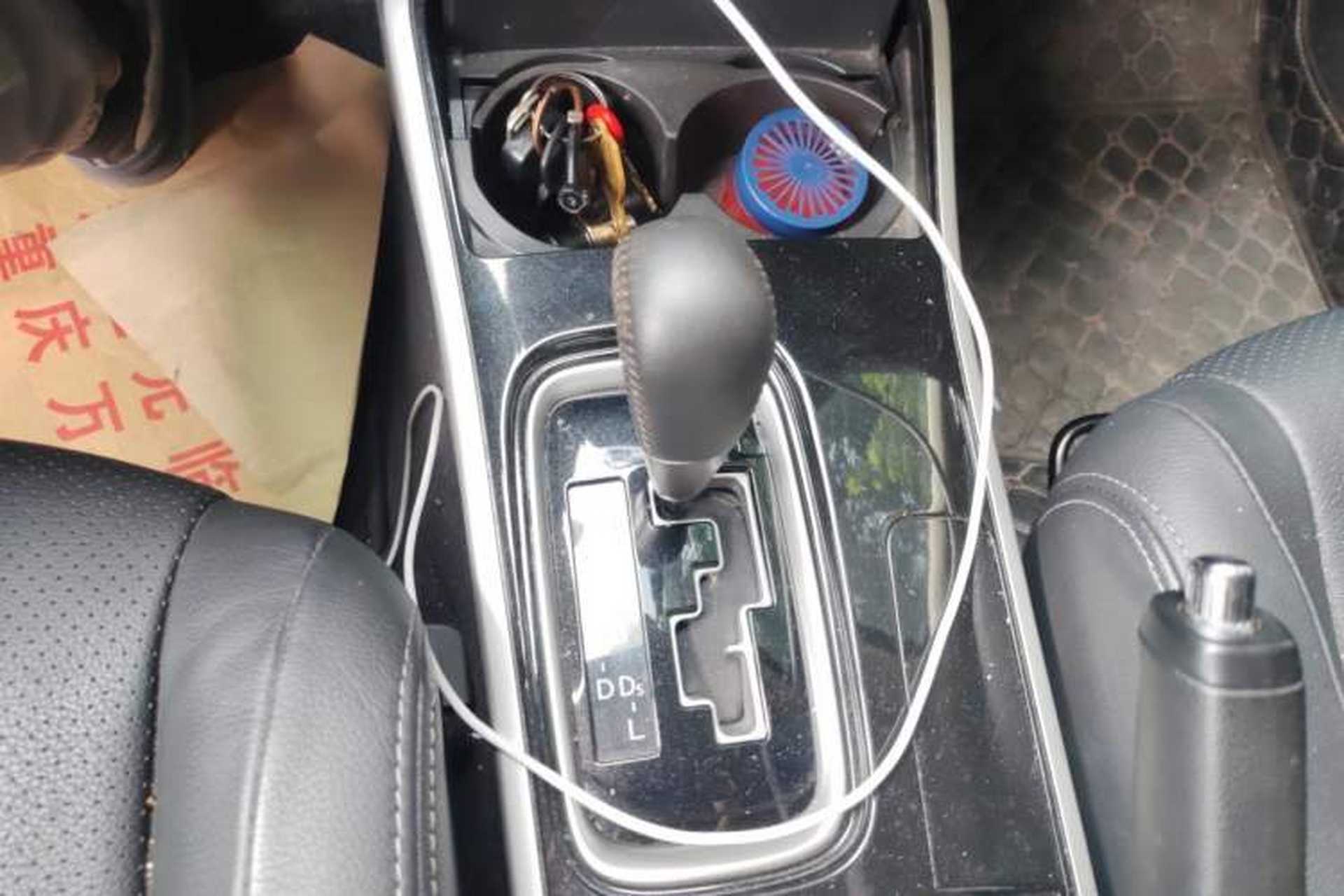 Used Mitsubishi Outlander 2018 2.0L Two-Wheel Drive Glory Edition 5 Seats Gear Lever