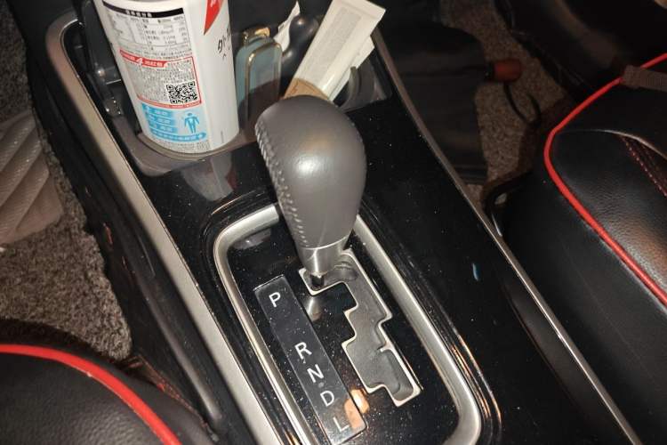 Used Mitsubishi Outlander 2018 2.4L 4x4 Elite Edition 5 Seats Gear Lever