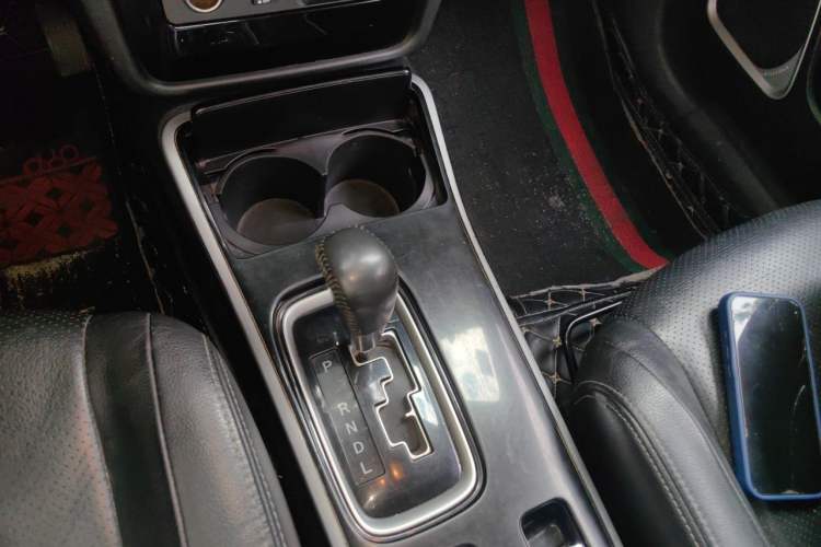 Used Mitsubishi Outlander 2018 2.4L 4x4 Luxury Edition 7-Seater Gear Lever