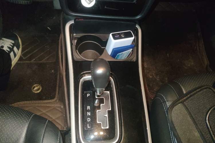 Used Mitsubishi Outlander 2018 2.4L 4x4 Elite Edition 5 Seats Gear Lever