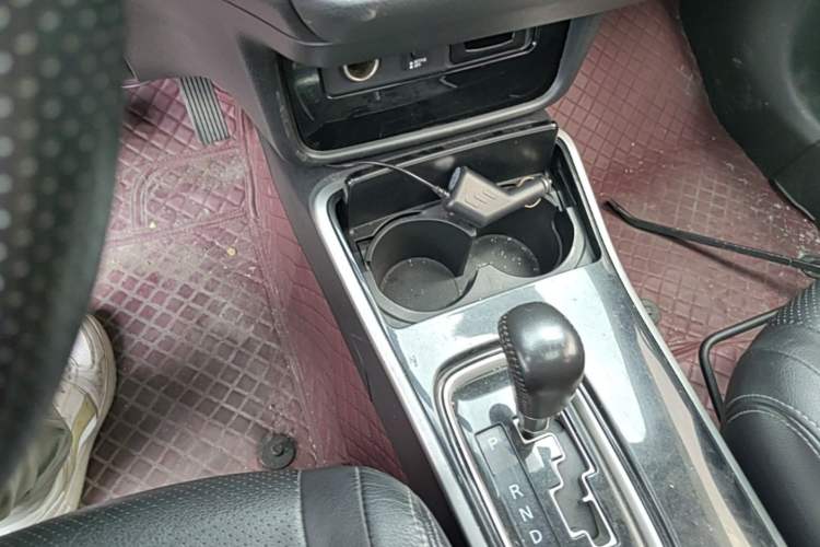 Used Mitsubishi Outlander 2018 2.4L 4x4 Elite Edition 5 Seats Gear Lever