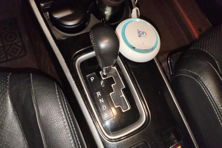 Used Mitsubishi Outlander 2018 2.4L 4x4 Elite Edition 5 Seats Gear Lever