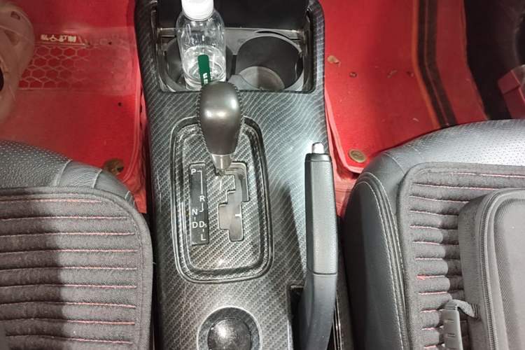 Used Mitsubishi Outlander 2018 2.0L Two-Wheel Drive Glory Edition 5 Seats Gear Lever