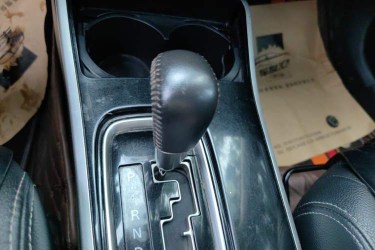 Used Mitsubishi Outlander 2018 2.4L 4x4 Elite Edition 5 Seats Gear Lever