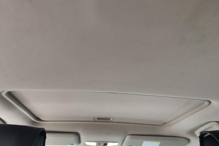 Used Mitsubishi Outlander 2018 2.0L Two-Wheel Drive Glory Edition 5 Seats Headliner