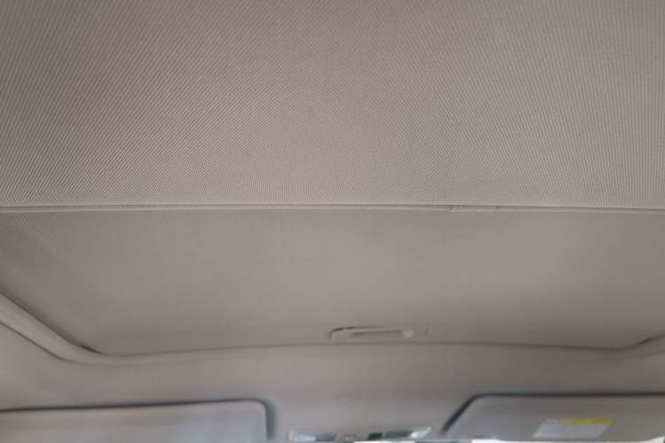 Used Mitsubishi Outlander 2018 2.0L Two-Wheel Drive Glory Edition 5 Seats Headliner