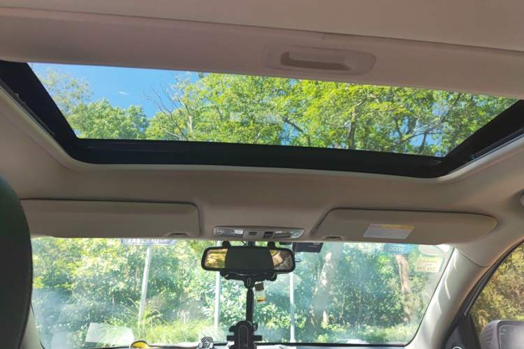 Used Mitsubishi Outlander 2018 2.0L Two-Wheel Drive Glory Edition 5 Seats Headliner