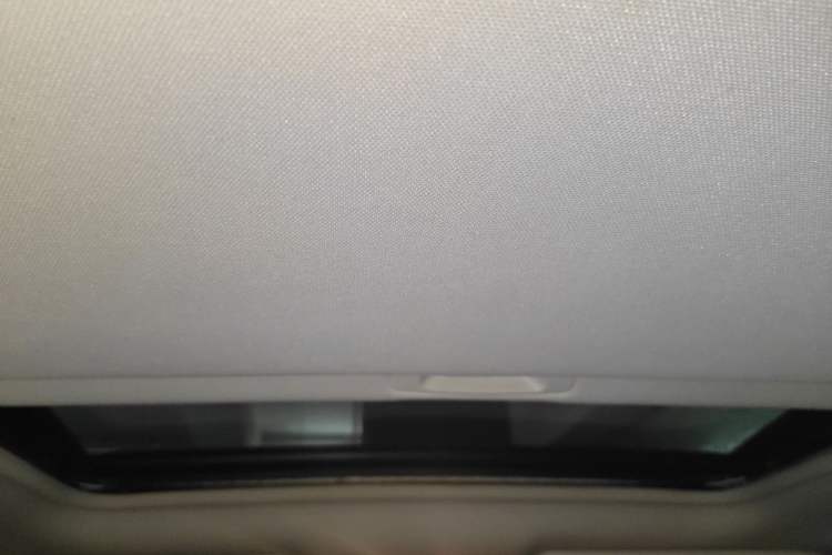 Used Mitsubishi Outlander 2018 2.0L Two-Wheel Drive Glory Edition 5 Seats Headliner
