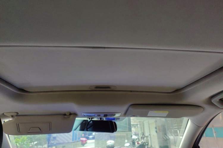 Used Mitsubishi Outlander 2018 2.0L Two-Wheel-Drive Jiale Edition 7-Seater Headliner