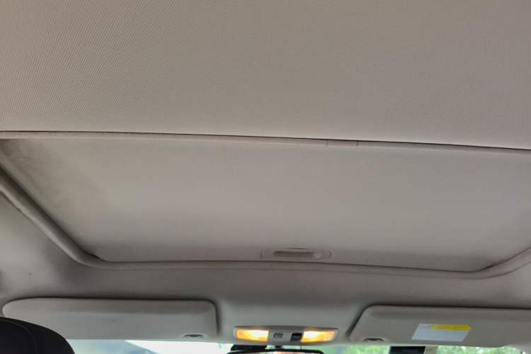Used Mitsubishi Outlander 2018 2.0L Two-Wheel Drive Glory Edition 5 Seats Headliner