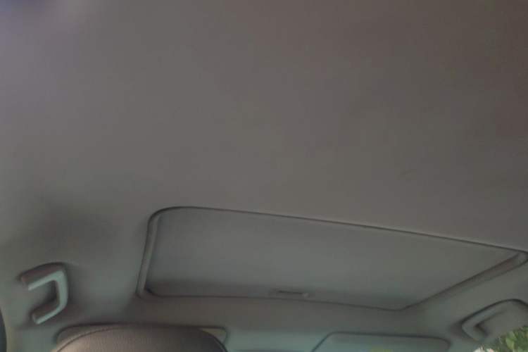 Used Mitsubishi Outlander 2018 2.0L Two-Wheel-Drive Jiale Edition 7-Seater Headliner