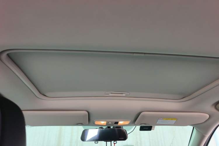 Used Mitsubishi Outlander 2018 2.4L 4x4 Elite Edition 5 Seats Headliner