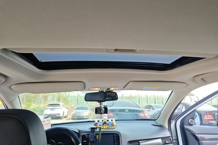 Used Mitsubishi Outlander 2018 2.4L 4x4 Luxury Edition 7-Seater Headliner