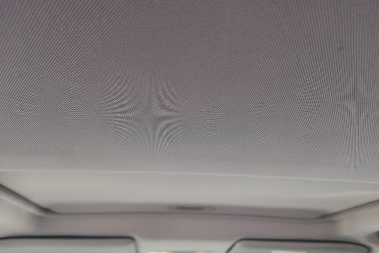 Used Mitsubishi Outlander 2018 2.4L 4x4 Luxury Edition 7-Seater Headliner