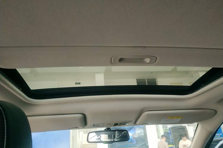 Used Mitsubishi Outlander 2018 2.0L Two-Wheel-Drive Jiale Edition 7-Seater Headliner