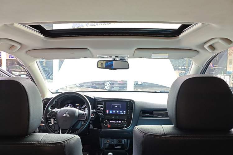 Used Mitsubishi Outlander 2018 2.4L 4x4 Elite Edition 5 Seats Headliner