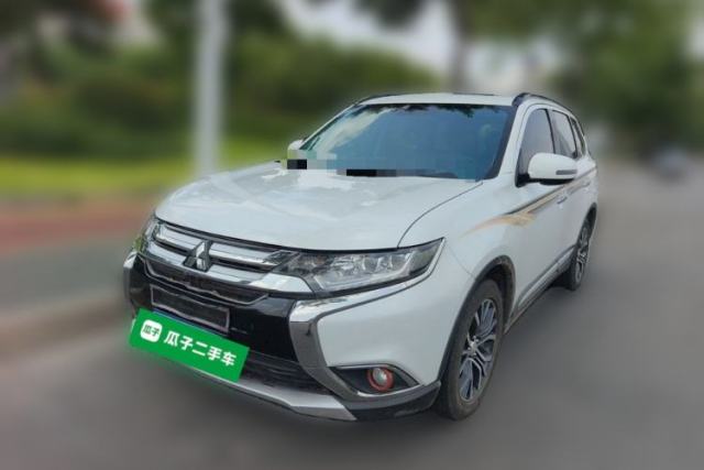 Ojetý Mitsubishi Outlander 2018 2.4L 4x4 Elite Edition 5 Seats
