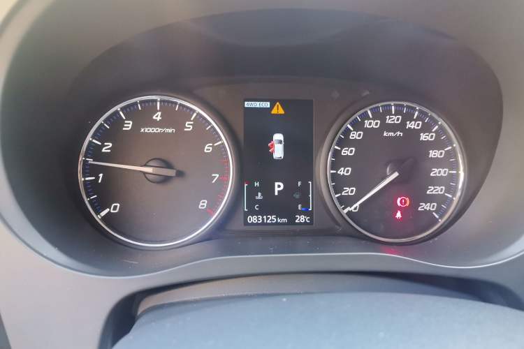 Used Mitsubishi Outlander 2018 2.4L 4x4 Elite Edition 5 Seats Instrument Cluster