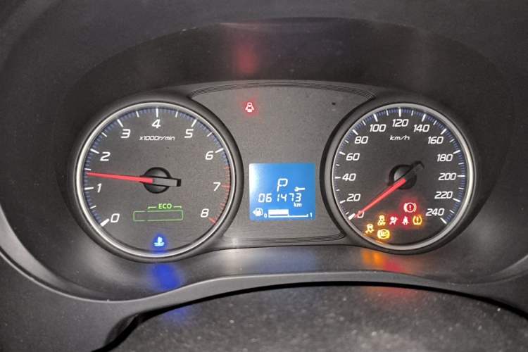 Used Mitsubishi Outlander 2018 2.0L Two-Wheel Drive Glory Edition 5 Seats Instrument Cluster