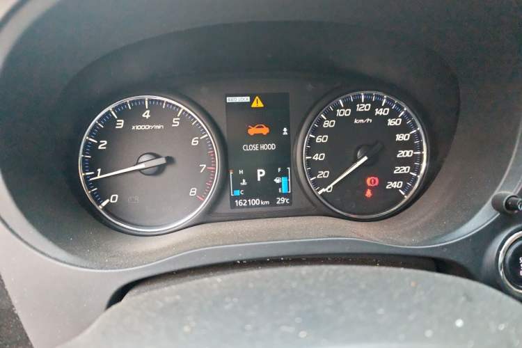 Used Mitsubishi Outlander 2018 2.4L 4x4 Elite Edition 5 Seats Instrument Cluster
