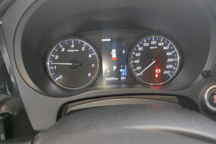 Used Mitsubishi Outlander 2018 2.4L 4x4 Luxury Edition 7-Seater Instrument Cluster