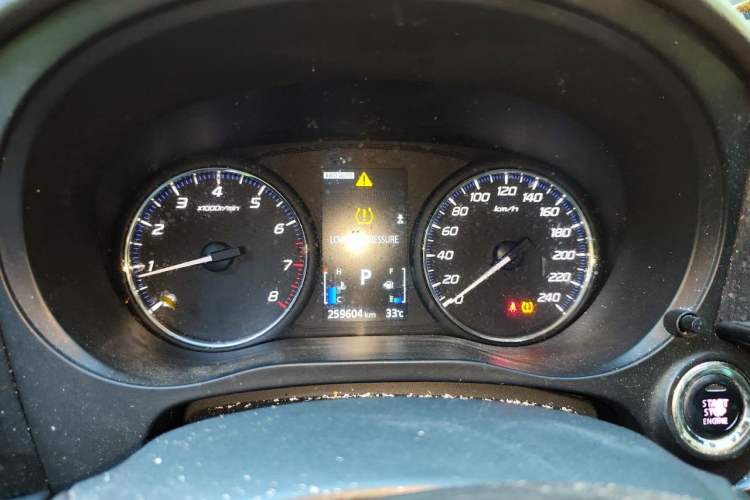Used Mitsubishi Outlander 2018 2.4L 4x4 Elite Edition 5 Seats Instrument Cluster