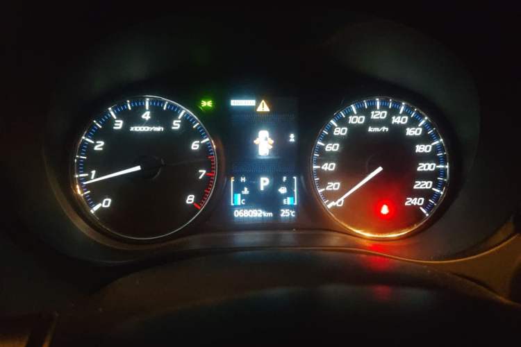 Used Mitsubishi Outlander 2018 2.4L 4x4 Elite Edition 5 Seats Instrument Cluster