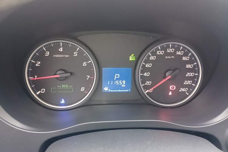 Used Mitsubishi Outlander 2018 2.0L Two-Wheel-Drive Jiale Edition 7-Seater Instrument Cluster
