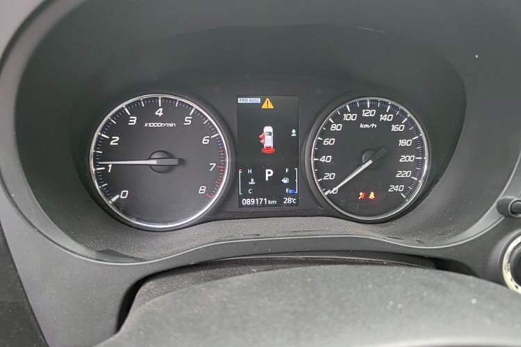 Used Mitsubishi Outlander 2018 2.4L 4x4 Elite Edition 5 Seats Instrument Cluster