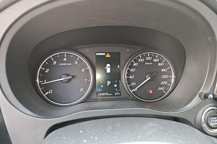 Used Mitsubishi Outlander 2018 2.4L 4x4 Elite Edition 5 Seats Instrument Cluster